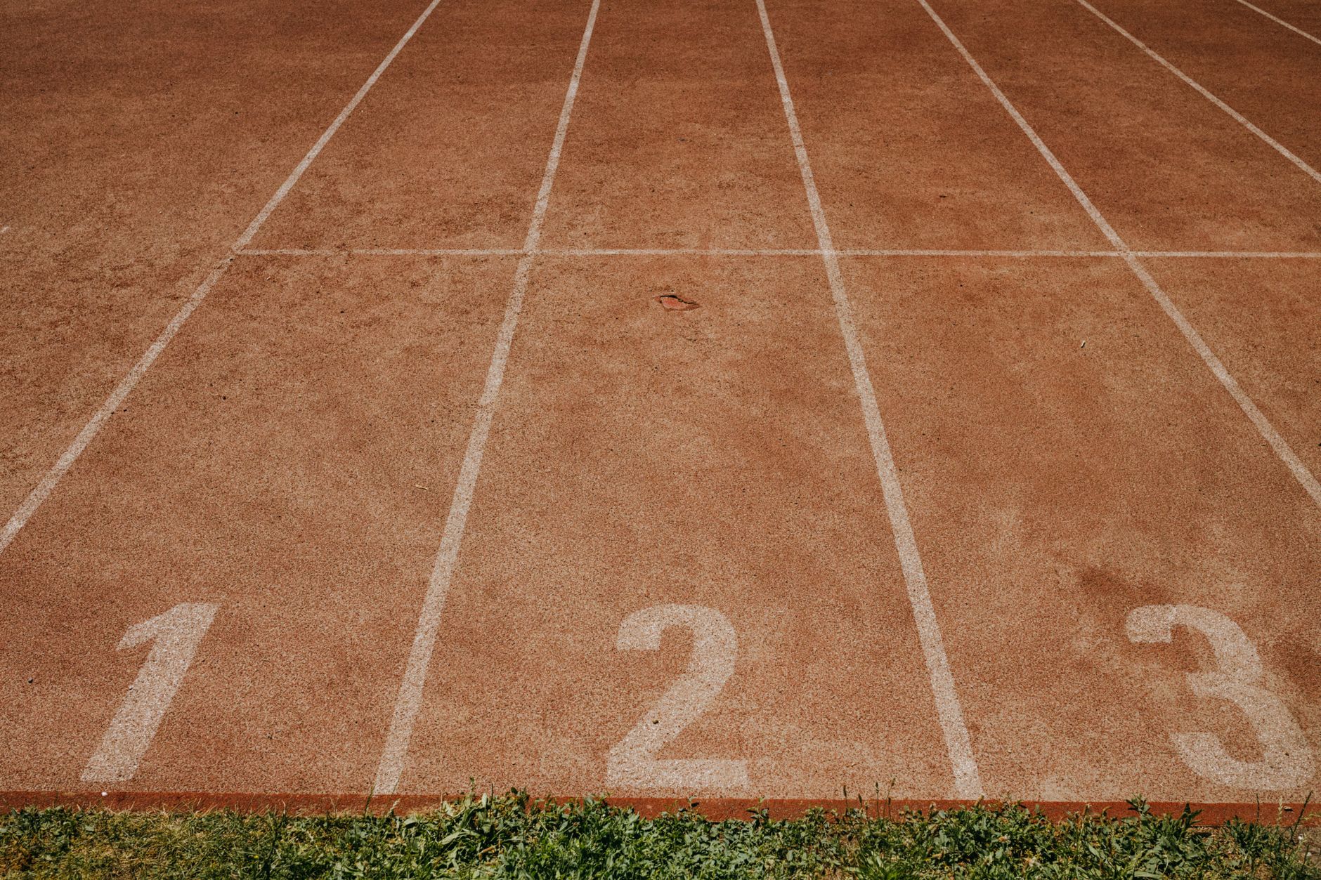 How UK Athletics Tracks Have Evolved: The Engineering and History Behind Modern Running Surfaces